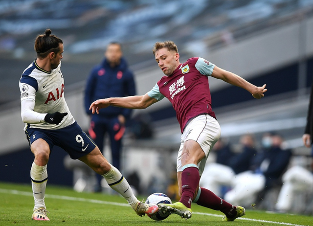 英超前瞻：利兹联伤兵满营残阵出征，切尔西近期状态极为出色（英超前瞻：利兹联伤病缠身客场出击，切尔西近况火热）