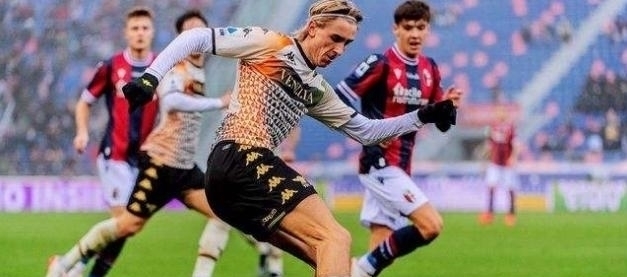 C罗没投！B席作为葡萄牙队长参与FIFA最佳投票，第一投给维蒂尼亚（C罗未投票！葡萄牙队长B席参与FIFA最佳评选，首选维蒂尼亚）