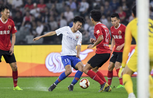 足球世界杯再次出现误判，慢镜头疯传（世界杯再现误判，慢镜头刷屏）