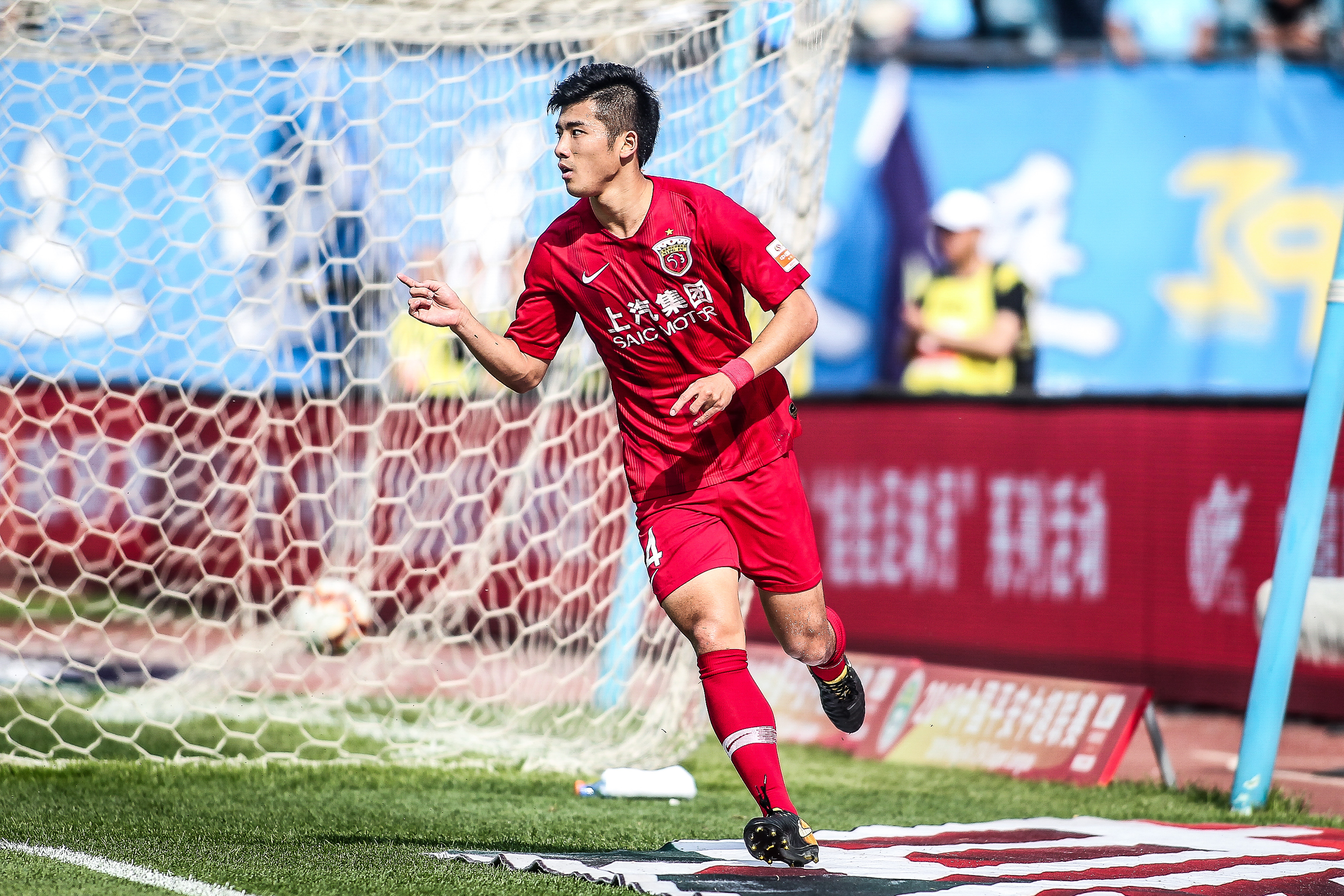 齐沃：我认为点球判罚有点太草率，这种情况VAR应更谨慎（齐沃：这次点球判罚过于仓促，类似情况VAR应更加谨慎）